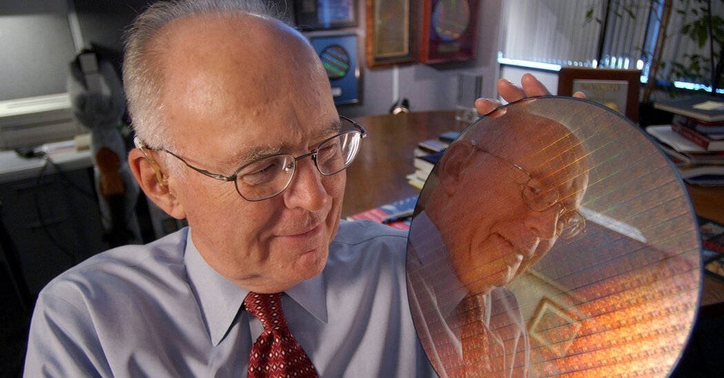 Gordon E. Moore, the Intel Co-Founder Behind Moore’s Law, Dies at 94