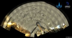 Discover moon spacecraft