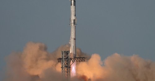 Breakup of SpaceX’s Starship Rocket Disrupts Florida Airports