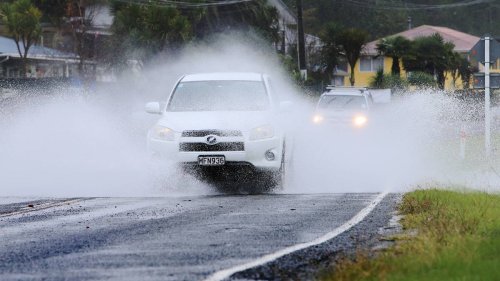 Tropical rainmaker: First burst of rain to start falling on North Island ahead of stormy week
