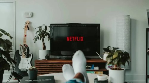 Netflix earnings top forecasts despite economic turmoil