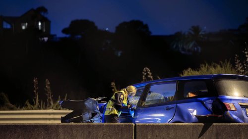 Auckland motorway wrong-way driver: One critically hurt as car going wrong direction crashes