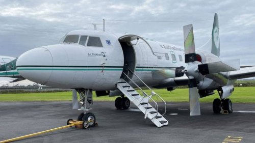 Last flight of old NZ passenger plane, Air Chathams' Convair 580