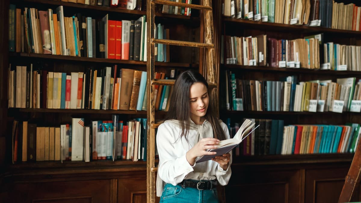 Student loans v savings: Should parents invest $10k or pay uni fees? – Mary Holm