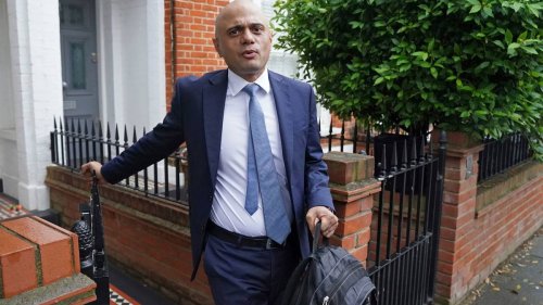 Covid 19 coronavirus: UK Health Secretary apologises after saying country should not 'cower' from the virus - NZ Herald