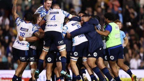 Super Rugby Pacific: Blues beat Waratahs with last-gasp drop goal for record 13th straight win