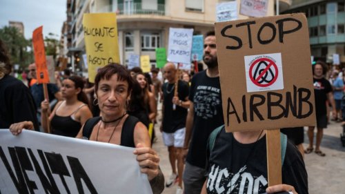 Spain orders Airbnb to take down 65,000 holiday homes in row over house prices