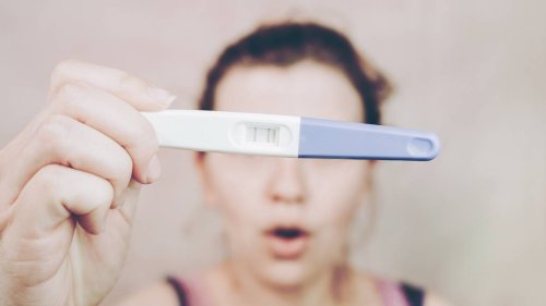 Hilarious moment boyfriend mistakes pregnancy test for Covid test