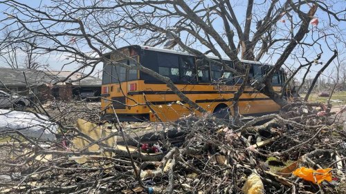 Mississippi tornado kills 25, destroys dozens of buildings in US town