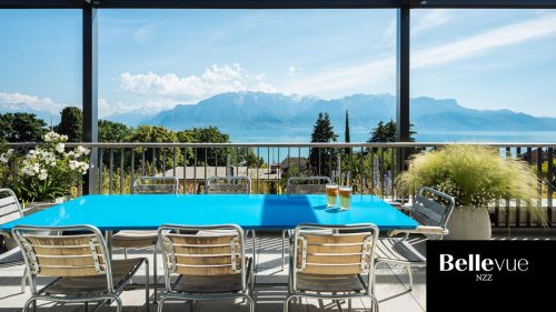 Von dieser Attikawohnung mit umlaufender Terrasse hat man einen Panoramablick auf den Genfersee