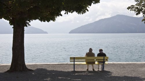 Goldene Zeiten für pensionierte Ehepaare –zuerst sollen sie weniger Steuern bezahlen und dann auch noch mehr AHV erhalten