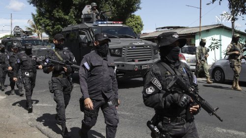Zehntausend Soldaten und Polizisten gehen gegen Banden in El Salvador vor