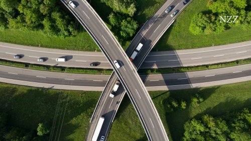 An acht neuralgischen Punkten will der Bundesrat das Autobahnnetz ausbauen