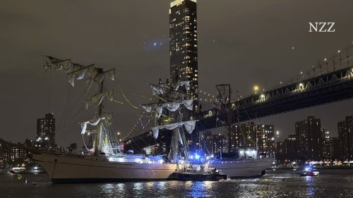 Mexikanisches Ausbildungsschiff kollidiert mit New Yorker Brooklyn Bridge – zwei Tote und 19 Verletzte