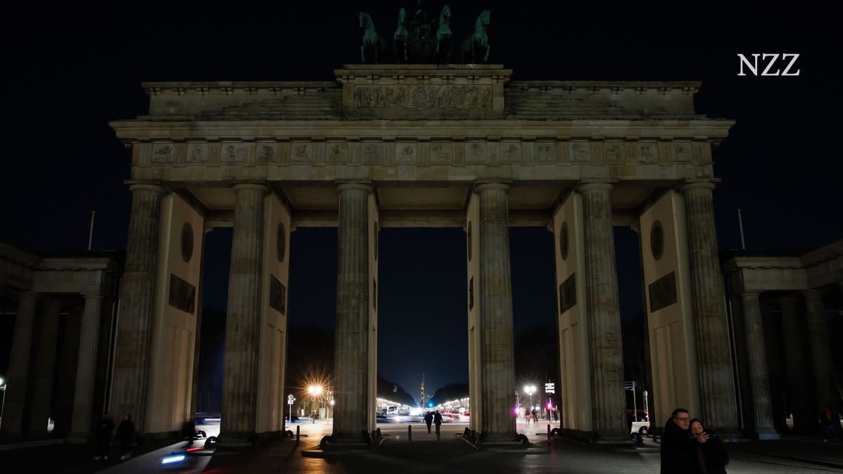 Deutschland: Das Brandenburger Tor lag während der «Earth Hour» im Dunkeln +++ Marie-Agnes Strack-Zimmermann soll wohl FDP-Vize werden