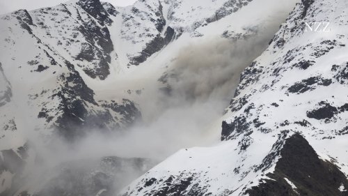«Jedes Mal, wenn ich nach oben schaue, staubt es» – das Lötschental wartet, bis der Berg kommt