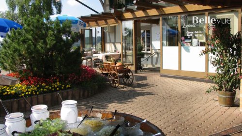 Schweizer Restaurants, die mit dem Duft von Gegrilltem locken