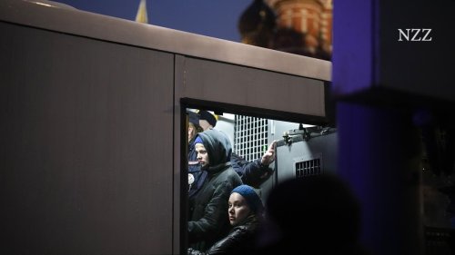 Nur ganz wenige Kulturschaffende in Russland wagen es, Putin zu kritisieren. Die meisten besingen seinen Ruhm
