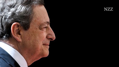 Strände, Steuern, EU-Gelder: Plötzlich stehen Italiens Populisten wieder zu Mario Draghi