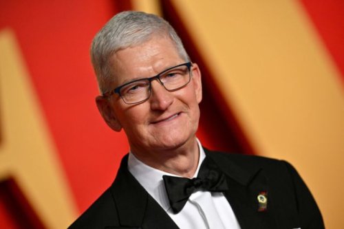 Tim Cook Under Pressure Amid Scrapped Apple Car Project, iPhone’s Fading Appeal