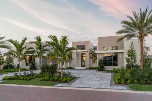 Coastal Meets Contemporary in a New Florida Home With Sophisticated Materials and Soaring Ceilings