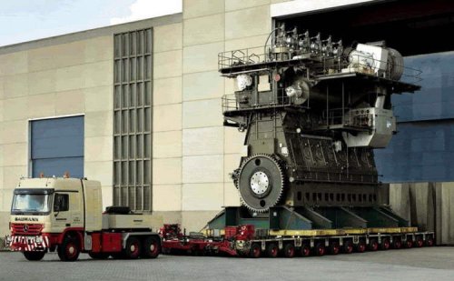 The World’s Largest Combustion Engine Uses 250 Tons of Fuel a Day