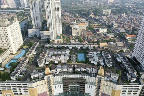 Jakarta’s Rooftop Suburb Is Built Atop a Giant Shopping Mall