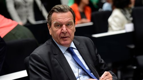 Nach Wegfall von Privilegien: Gerhard Schröders Vermögen könnte von EU eingefroren werden