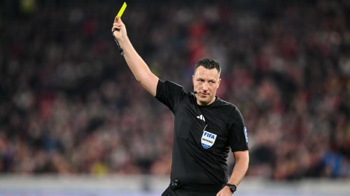Was verdienen Schiedsrichter eigentlich in der Bundesliga und International?
