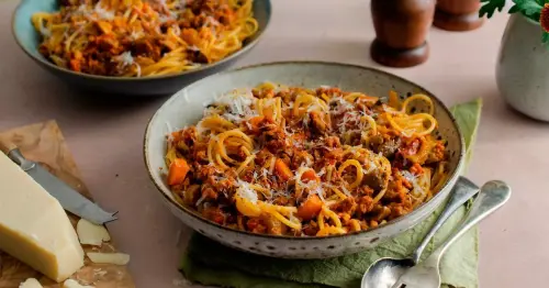 Peter Andre’s ‘easy’ veggie spaghetti bolognese costs just £1 - recipe