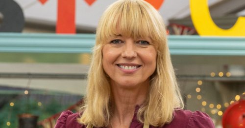 Celebrity Bake Off's Sara Cox forced to apologise after star called four-letter word live on air