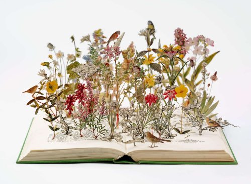 Dioramas tridimensionales conforman el "Book art" de Su Blackwell