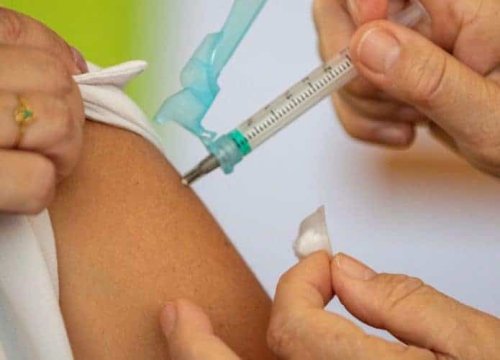 Maior estudo sobre vacinas de Covid investiga efeitos colaterais