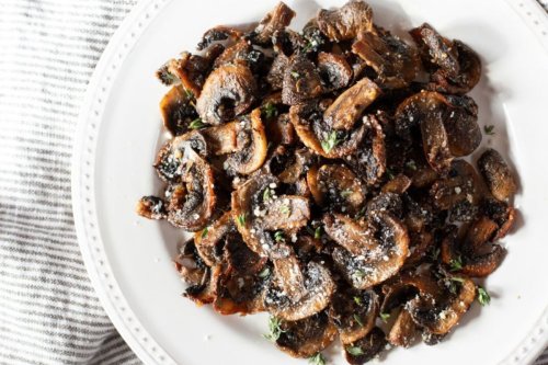 15-Minute Easy Air Fryer Mushrooms with Garlic