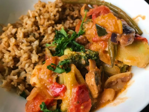 ‘Chicken’ Thai Red Curry With Fried Rice [Vegan]