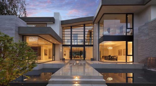 Striking transparency defining a contemporary family home in Brentwood