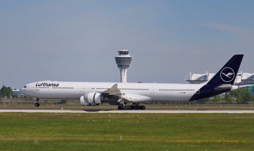 Lufthansa’s A340-600 “Cargo Hold” Bathrooms