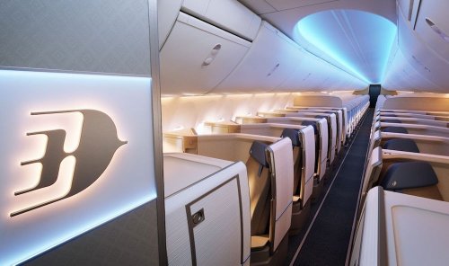 Malaysia Airlines Unveils 737 MAX Flat Bed Business Class Suites