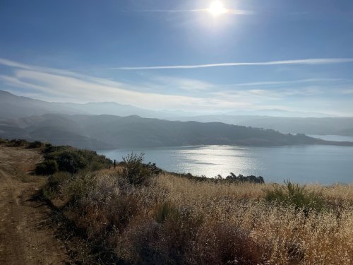 Castaic Lake Is A Sapphire Lake In Southern California That's Devastatingly Gorgeous