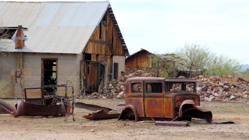 This Creepy Day Trip Through The Spookiest Places In Arizona Is Great For Fall