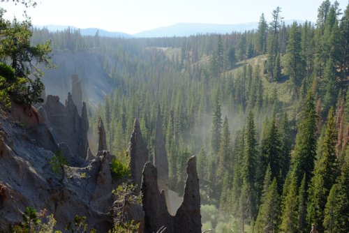 Many People Who Visit Oregon's Crater Lake Don't Realize That These Volcanic Pumice Spires Exist