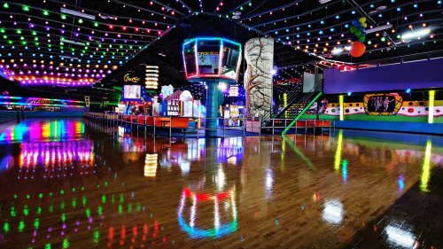 United Skates Of America Is The One-Of-A-Kind Retro Roller Skating Rink And Arcade In Rhode Island Is Insanely Fun