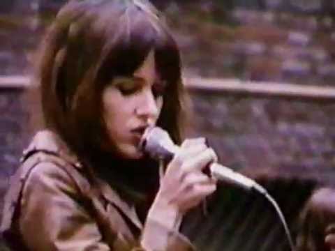 Jefferson Airplane Plays on a New York Rooftop; Jean-Luc Godard Captures It (1968)