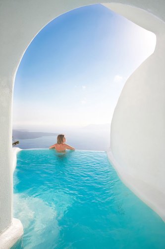 15 Spectacular Santorini Villas for Rent in 2019