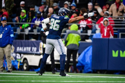 Former Oregon, Seattle Seahawks tight end heading to Miami Dolphins