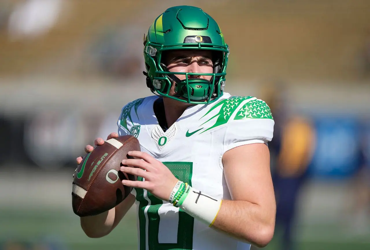 Oregon football unveils news Bo Nix billboard