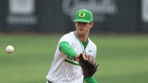 Grayson Grinsell, No. 5 Oregon baseball beat Iowa; move within 1 game of Big Ten lead