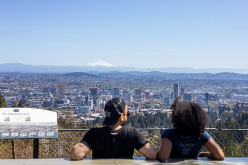 Enjoy Portland’s warm, sunny skies Friday. Weekend brings light rain, cooler temps