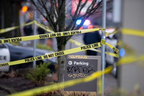 Police Identify 33-year-old Man Found Dead In Lloyd Center Parking ...