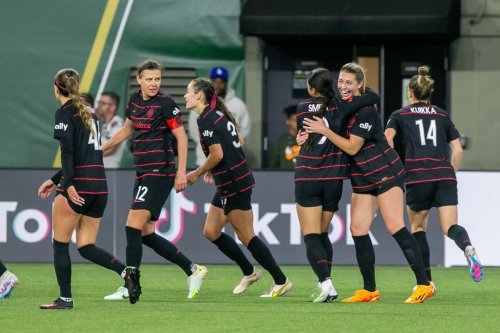 Portland Thorns earn 2-0 statement victory on road at OL Reign
